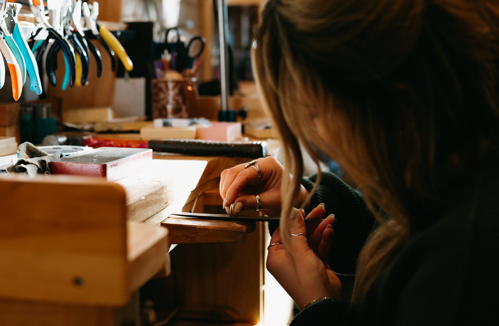 Hadley fabricating a ring